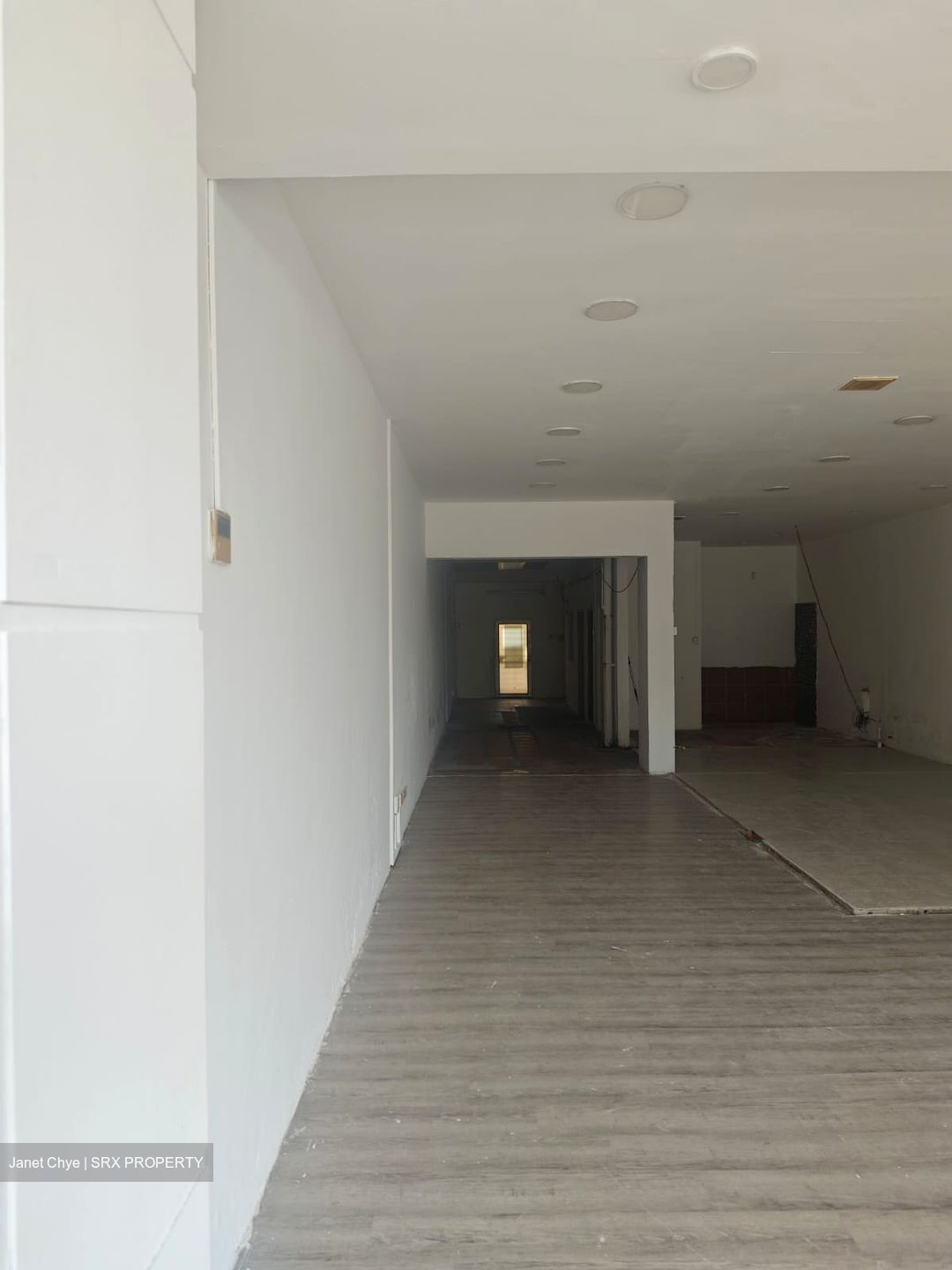 Changi Road (D14), Shop House #485384851